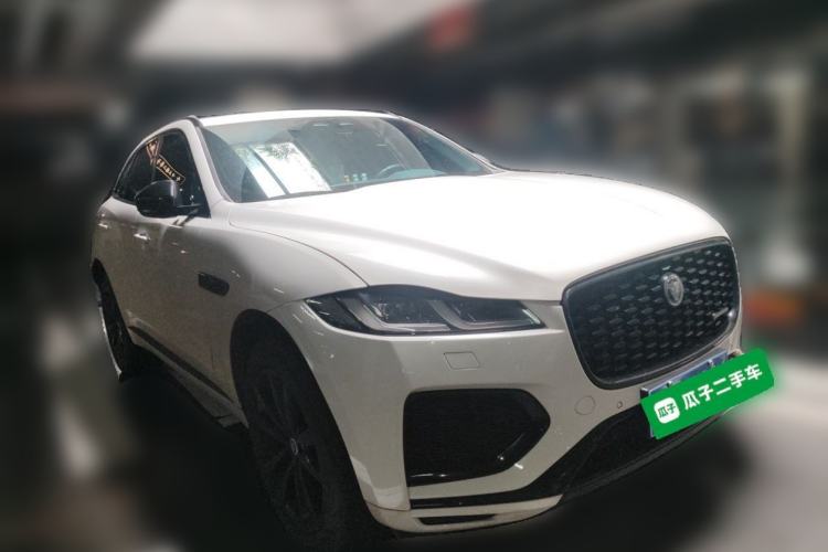 Used Jaguar F-PACE 2024 P250 R-Dynamic SE Front Right 45 Deg