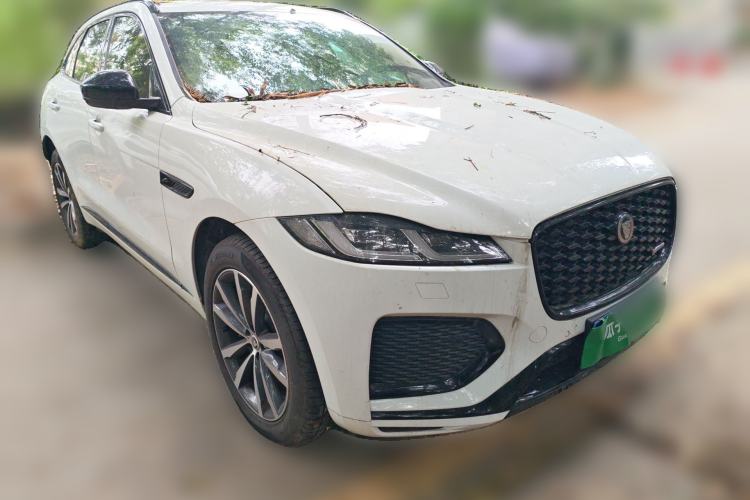 Used Jaguar F-PACE 2024 P250 R-Dynamic SE Front Right 45 Deg