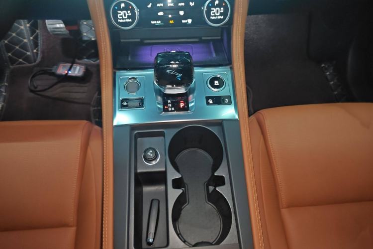 Used Jaguar F-PACE 2024 P250 R-Dynamic SE Gear Lever