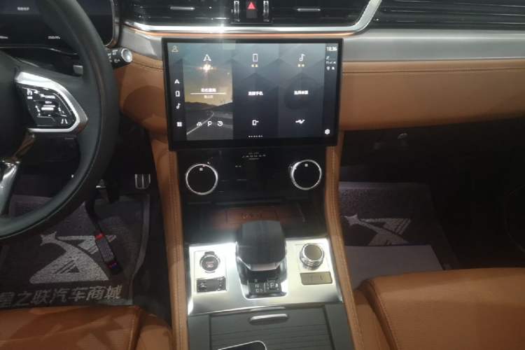 Used Jaguar F-PACE 2024 P250 R-Dynamic SE Gear Lever
