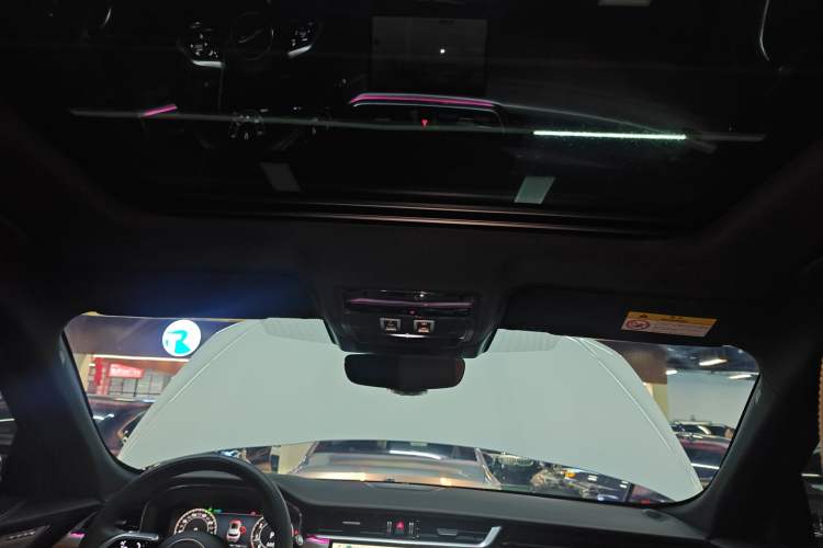 Used Jaguar F-PACE 2024 P250 R-Dynamic SE Headliner