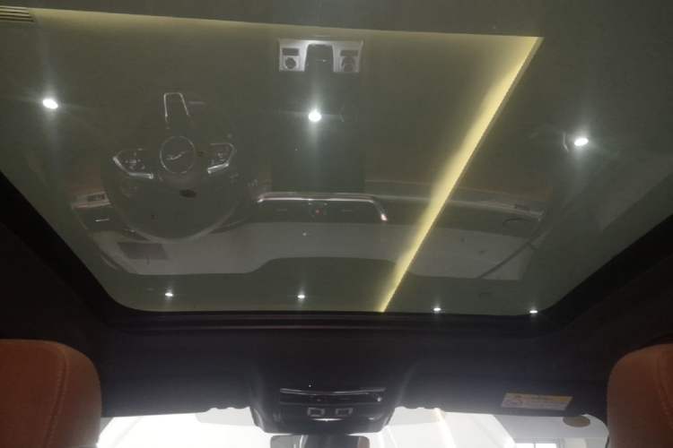 Used Jaguar F-PACE 2024 P250 R-Dynamic SE Headliner