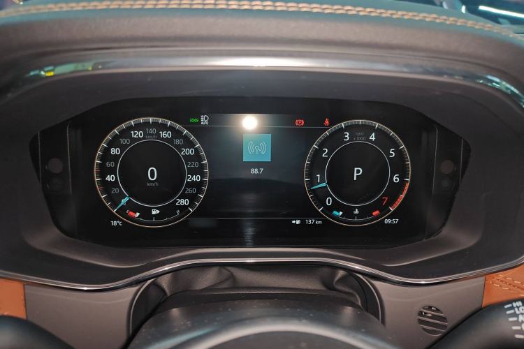 Used Jaguar F-PACE 2024 P250 R-Dynamic SE Instrument Cluster