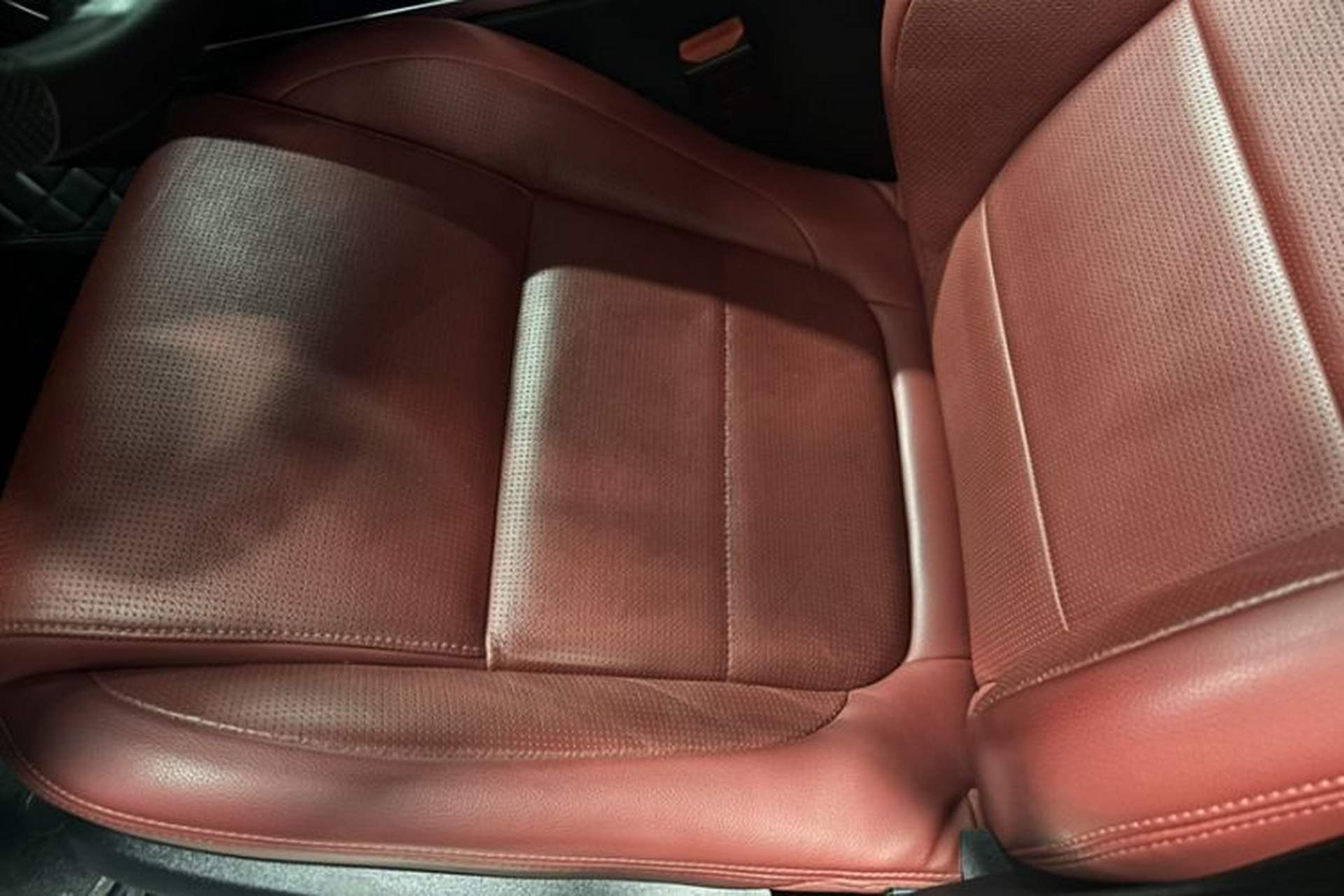 Used Jaguar F-PACE 2024 P250 R-Dynamic SE Interior 1