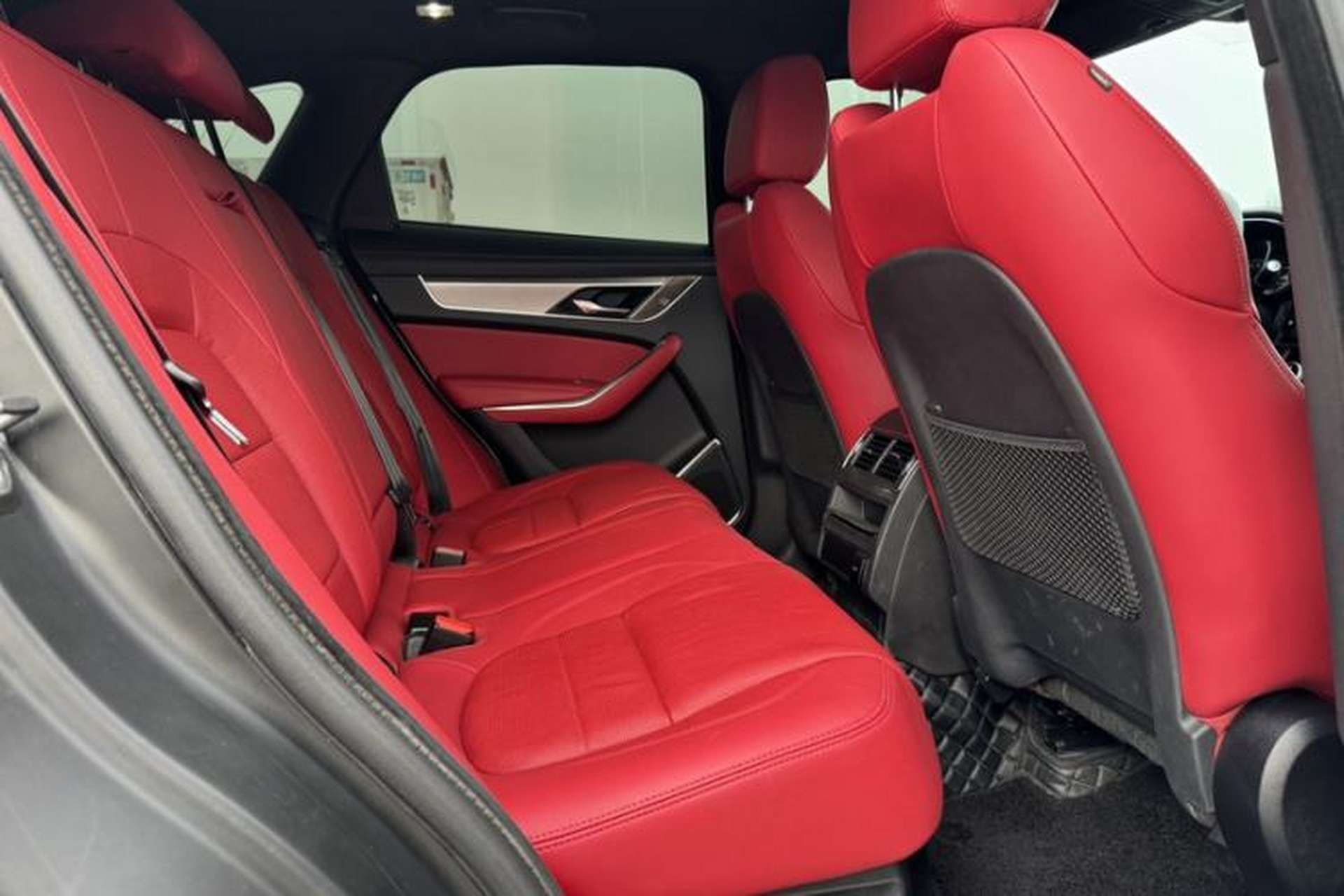 Used Jaguar F-PACE 2024 P250 R-Dynamic SE Interior 10