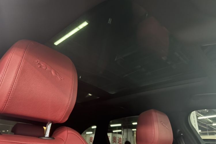 Used Jaguar F-PACE 2024 P250 R-Dynamic SE Interior 4