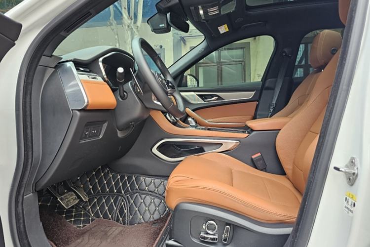 Used Jaguar F-PACE 2024 P250 R-Dynamic SE Interior 4