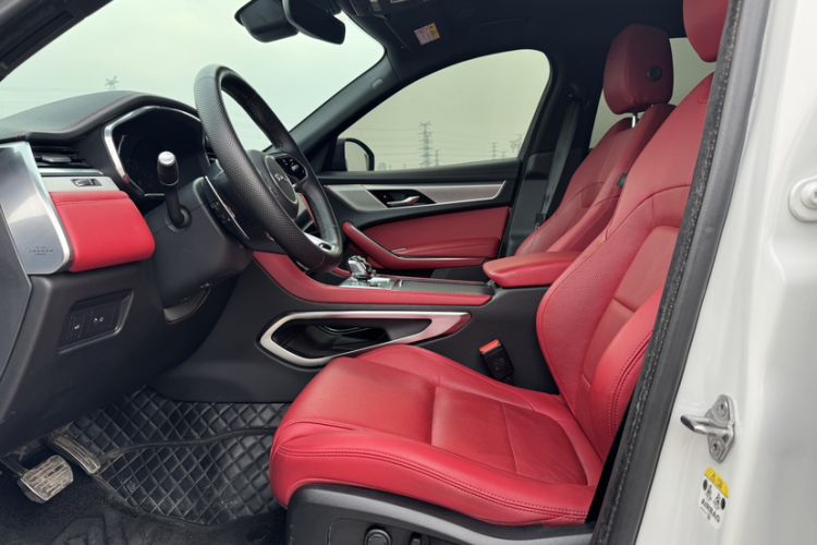 Used Jaguar F-PACE 2024 P250 R-Dynamic SE Interior 5