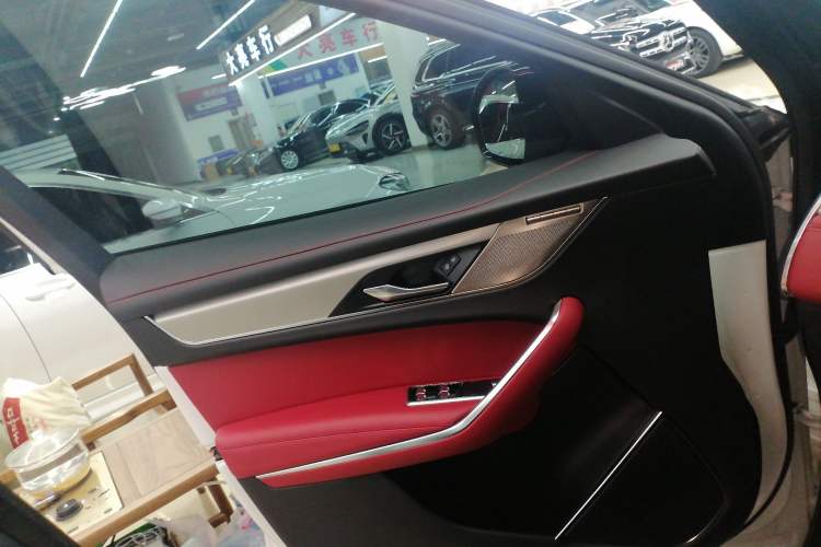 Used Jaguar F-PACE 2024 P250 R-Dynamic SE Interior 5