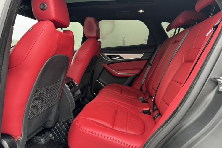 Used Jaguar F-PACE 2024 P250 R-Dynamic SE Interior 6