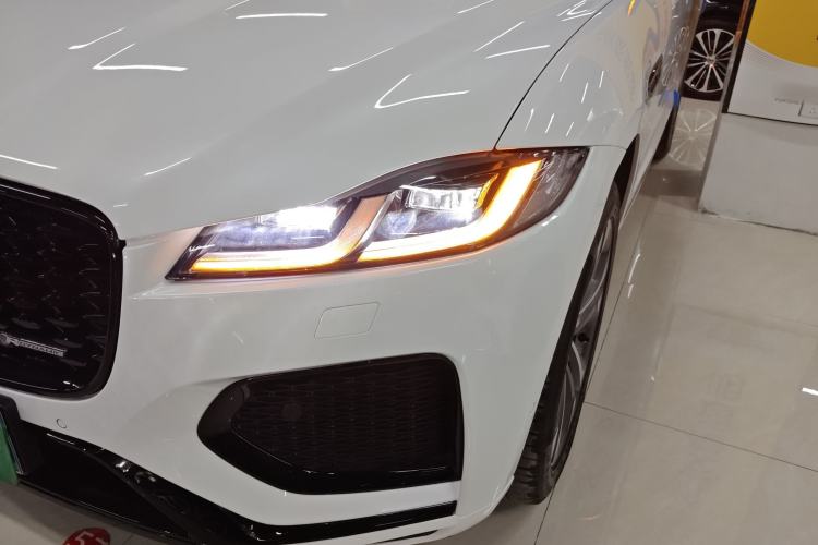 Used Jaguar F-PACE 2024 P250 R-Dynamic HSE Left Front Headlight