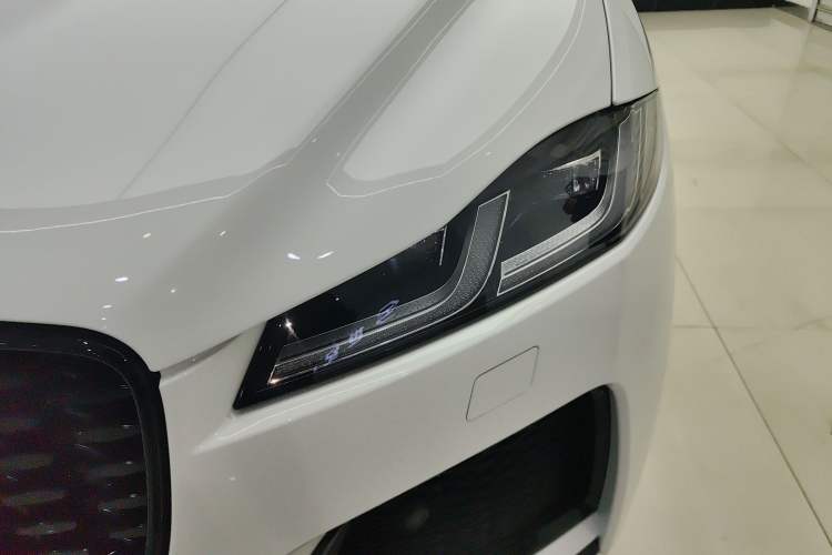 Used Jaguar F-PACE 2024 P250 R-Dynamic SE Left Front Headlight