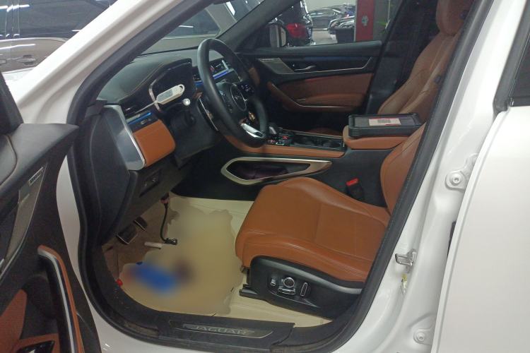 Used Jaguar F-PACE 2024 P250 R-Dynamic HSE Left Front Seat