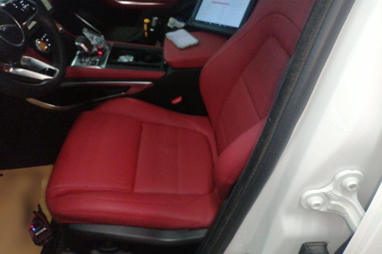 Used Jaguar F-PACE 2024 P250 R-Dynamic SE Left Front Seat