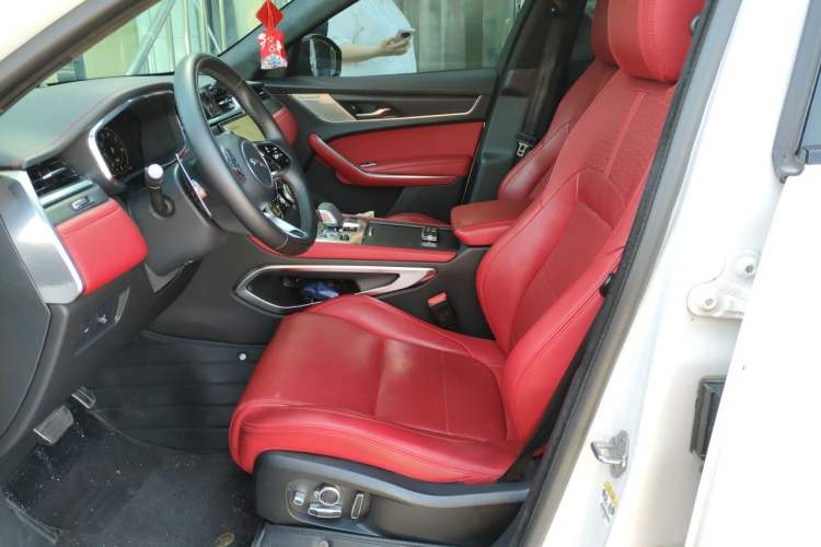 Used Jaguar F-PACE 2024 P250 R-Dynamic HSE Left Front Seat
