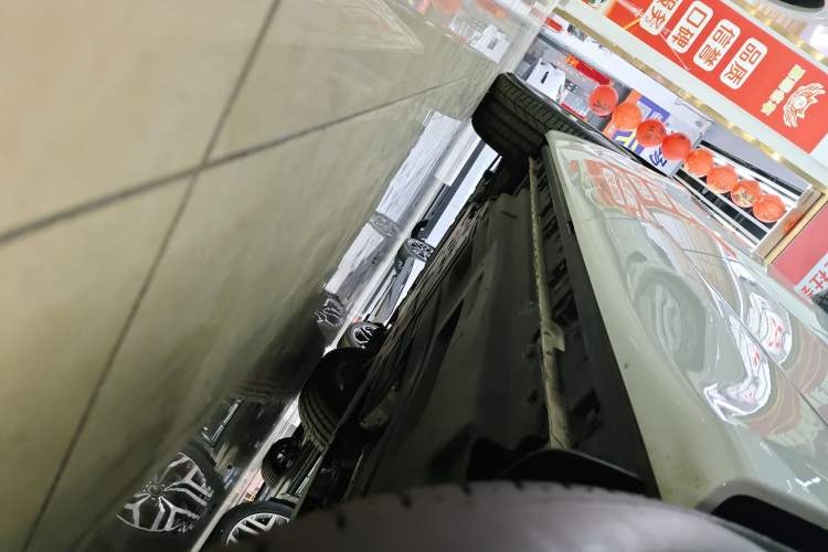 Used Jaguar F-PACE 2024 P250 R-Dynamic SE Left Side Sill