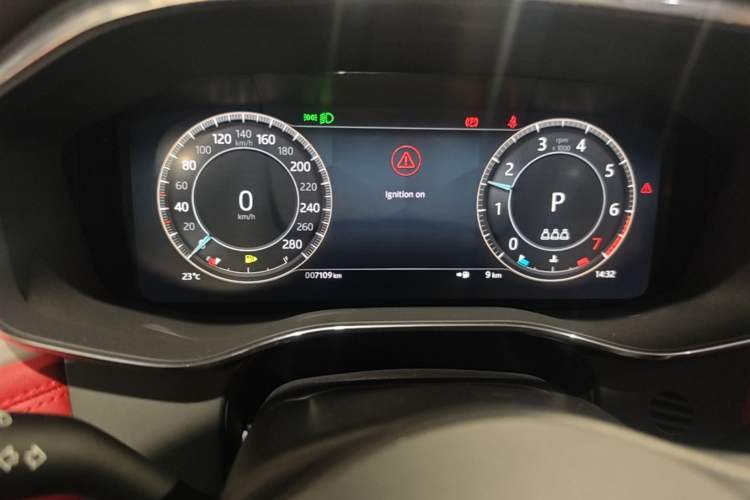 Used Jaguar F-PACE 2024 P250 R-Dynamic SE Odometer Close Up
