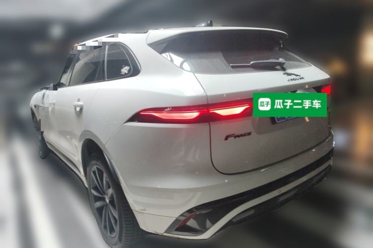 Used Jaguar F-PACE 2024 P250 R-Dynamic SE Rear Left 45 Deg