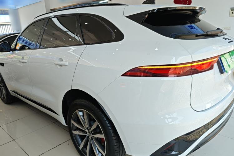 Used Jaguar F-PACE 2024 P250 R-Dynamic SE Rear Left 45 Deg
