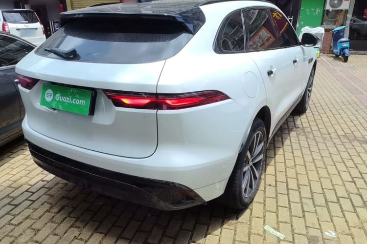 Used Jaguar F-PACE 2024 P250 R-Dynamic SE Rear Right 45 Deg