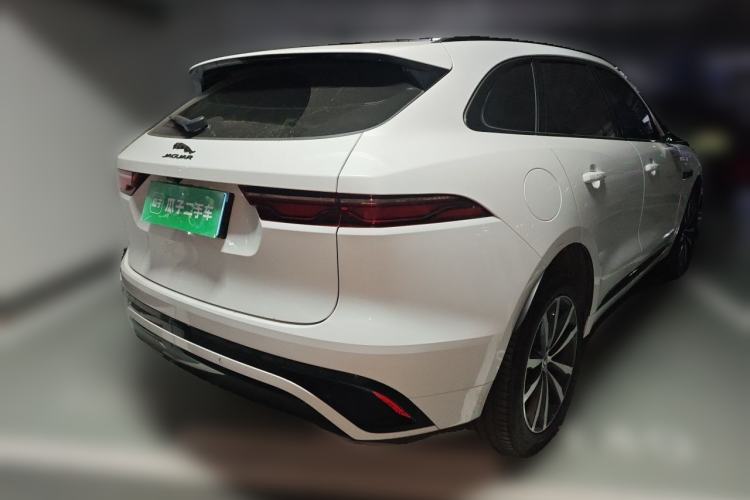 Used Jaguar F-PACE 2024 P250 R-Dynamic SE Rear Right 45 Deg