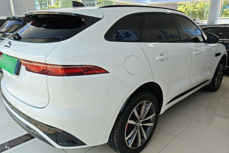 Used Jaguar F-PACE 2024 P250 R-Dynamic SE Rear Right 45 Deg