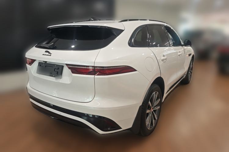 Used Jaguar F-PACE 2024 P250 R-Dynamic SE Rear Right 45 Deg