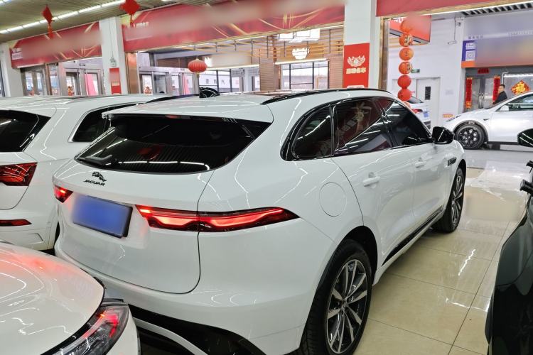 Used Jaguar F-PACE 2024 P250 R-Dynamic SE Rear Right 45 Deg