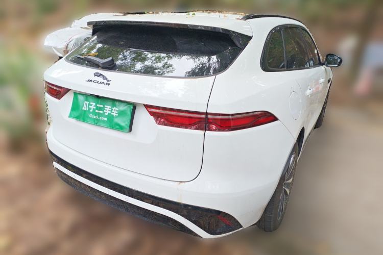 Used Jaguar F-PACE 2024 P250 R-Dynamic SE Rear Right 45 Deg