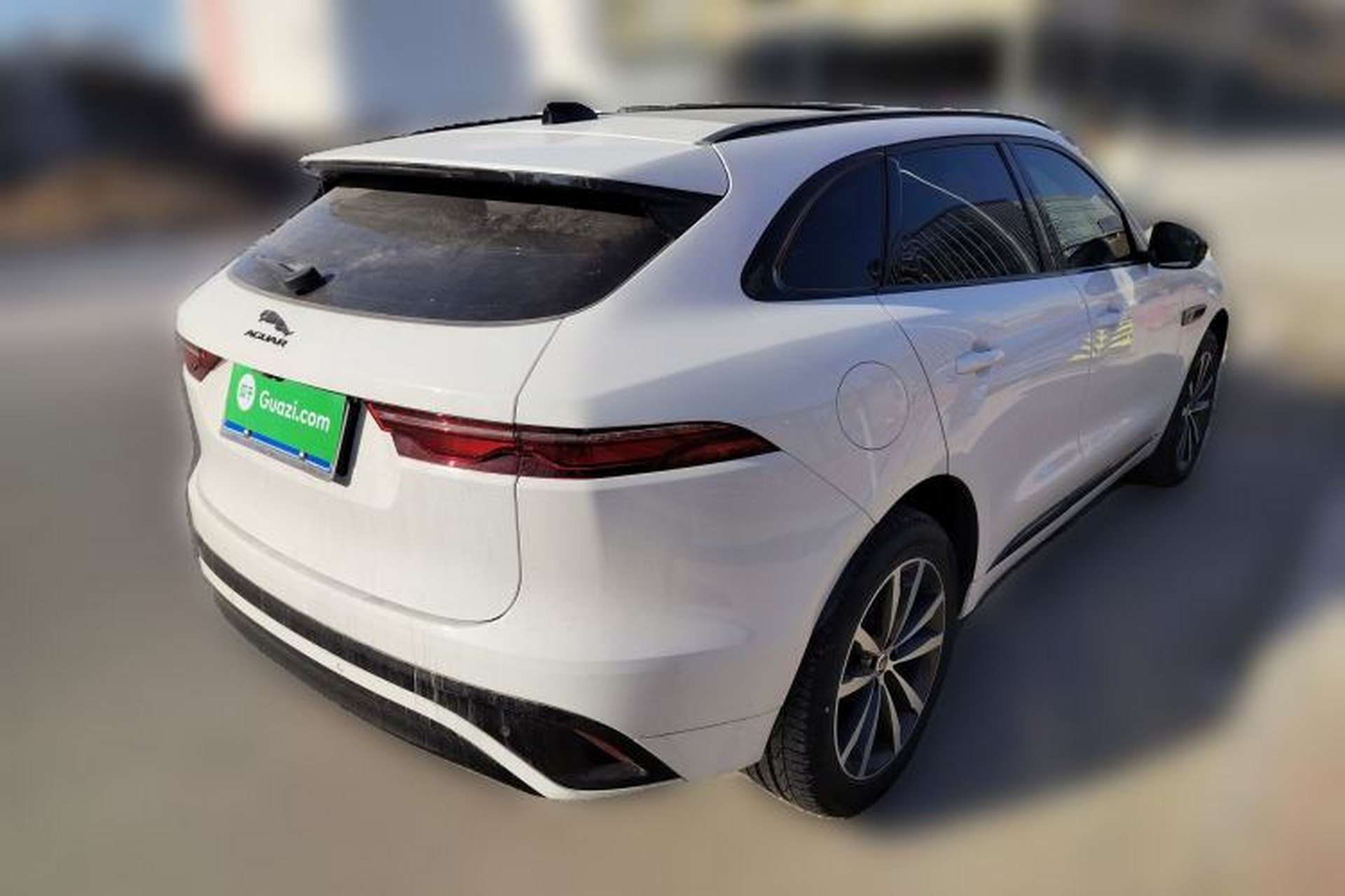Used Jaguar F-PACE 2024 P250 R-Dynamic SE Rear Right 45 Deg