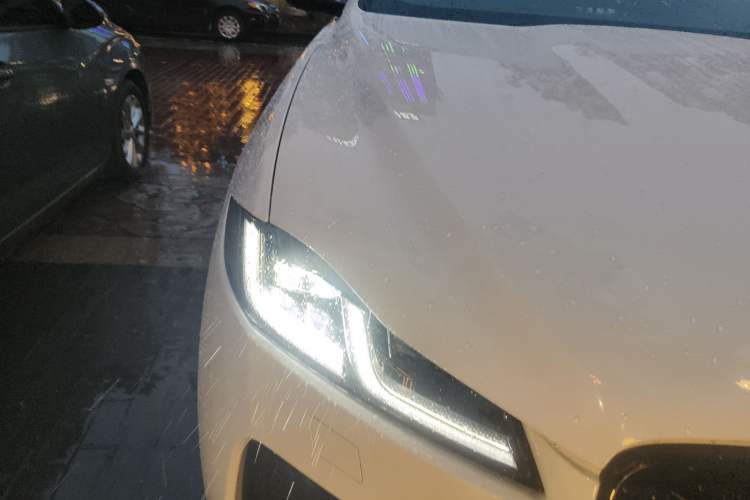 Used Jaguar F-PACE 2024 P250 R-Dynamic SE Right Front Headlight