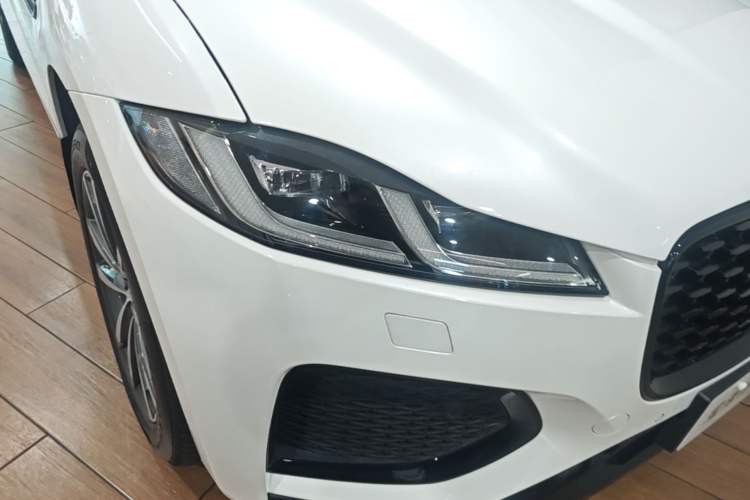 Used Jaguar F-PACE 2024 P250 R-Dynamic SE Right Front Headlight
