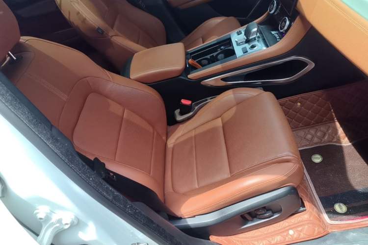 Used Jaguar F-PACE 2024 P250 R-Dynamic SE Right Front Seat