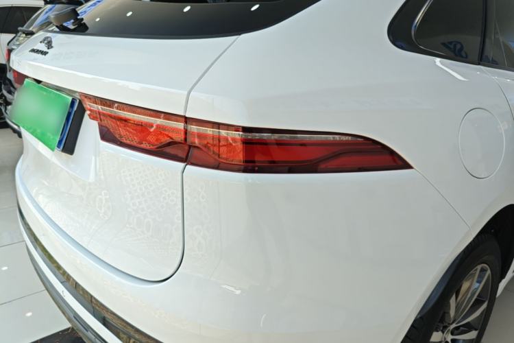 Used Jaguar F-PACE 2024 P250 R-Dynamic SE Right Rear Taillight