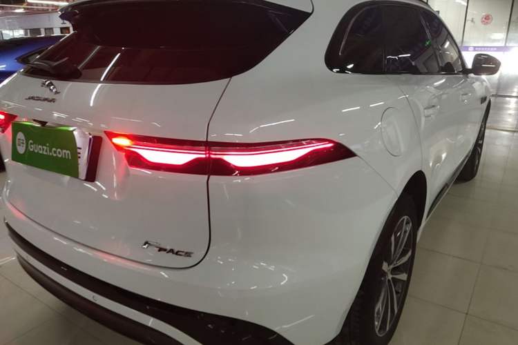 Used Jaguar F-PACE 2024 P250 R-Dynamic SE Right Rear Taillight