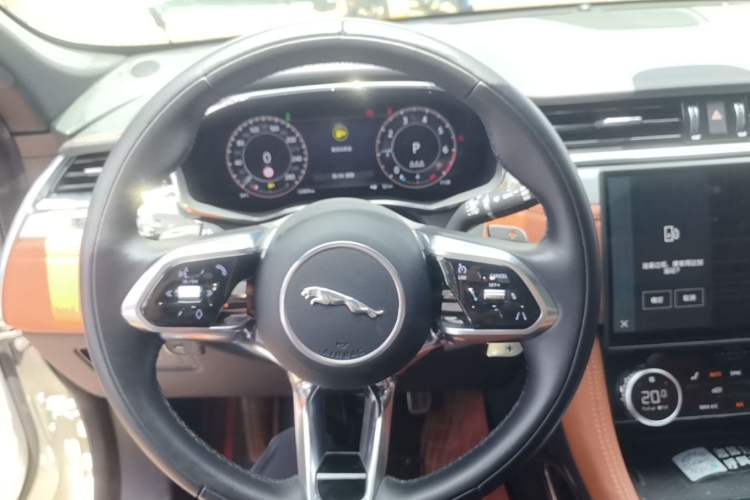 Used Jaguar F-PACE 2024 P250 R-Dynamic SE Steering Wheel