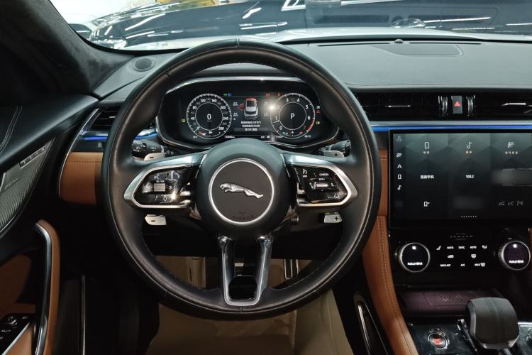 Used Jaguar F-PACE 2024 P250 R-Dynamic HSE Steering Wheel