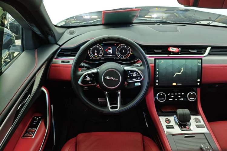 Used Jaguar F-PACE 2024 P250 R-Dynamic SE Steering Wheel