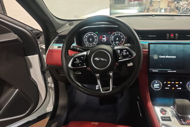 Used Jaguar F-PACE 2024 P250 R-Dynamic SE Steering Wheel