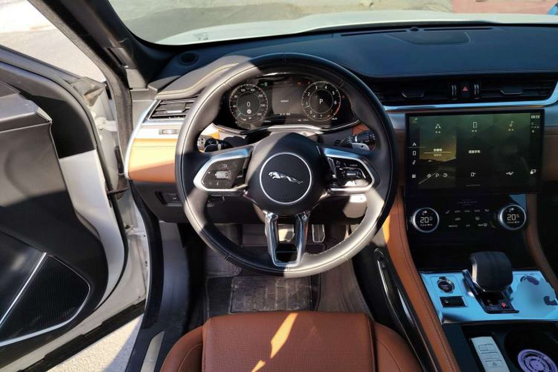 Used Jaguar F-PACE 2024 P250 R-Dynamic SE Steering Wheel
