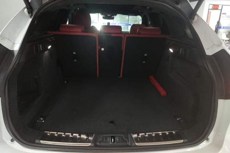 Used Jaguar F-PACE 2024 P250 R-Dynamic SE Trunk