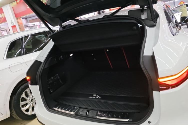 Used Jaguar F-PACE 2024 P250 R-Dynamic SE Trunk