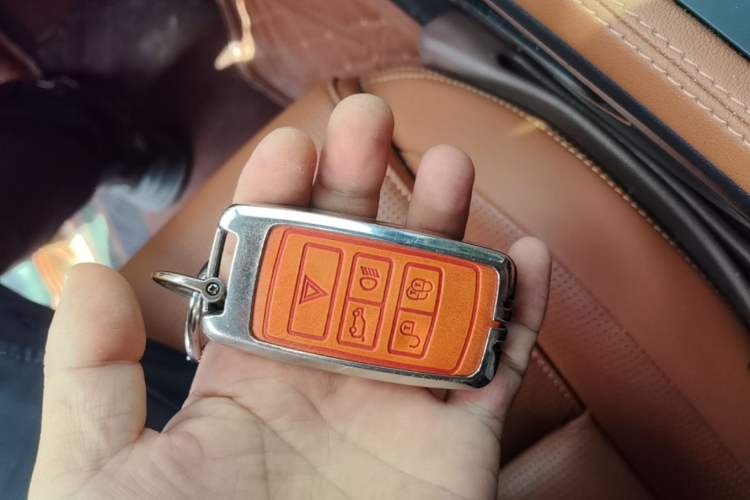 Used Jaguar F-PACE 2024 P250 R-Dynamic SE Vehicle Key