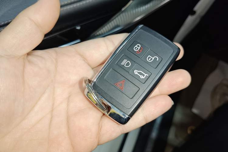 Used Jaguar F-PACE 2024 P250 R-Dynamic HSE Vehicle Key
