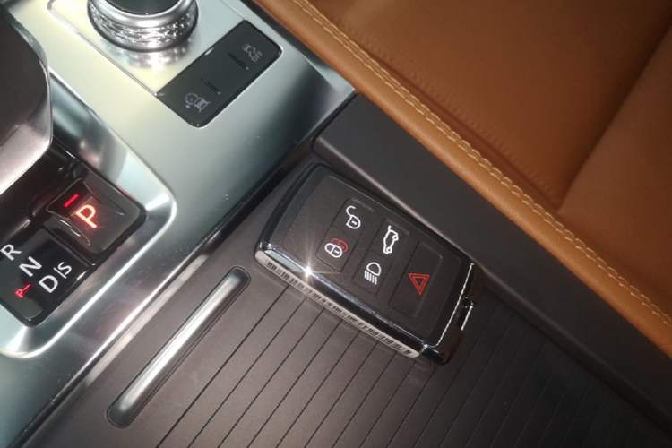 Used Jaguar F-PACE 2024 P250 R-Dynamic SE Vehicle Key