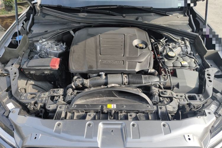 Used Jaguar F-PACE 2025 P250 R-Dynamic SE Engine Bay