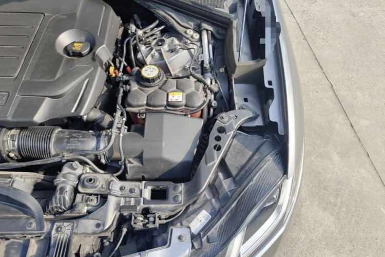 Used Jaguar F-PACE 2025 P250 R-Dynamic SE Engine Bay Left