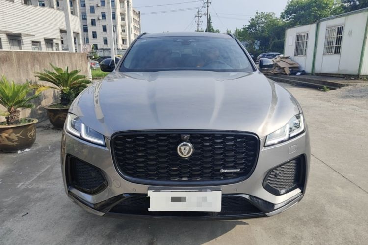 Used Jaguar F-PACE 2025 P250 R-Dynamic SE Front