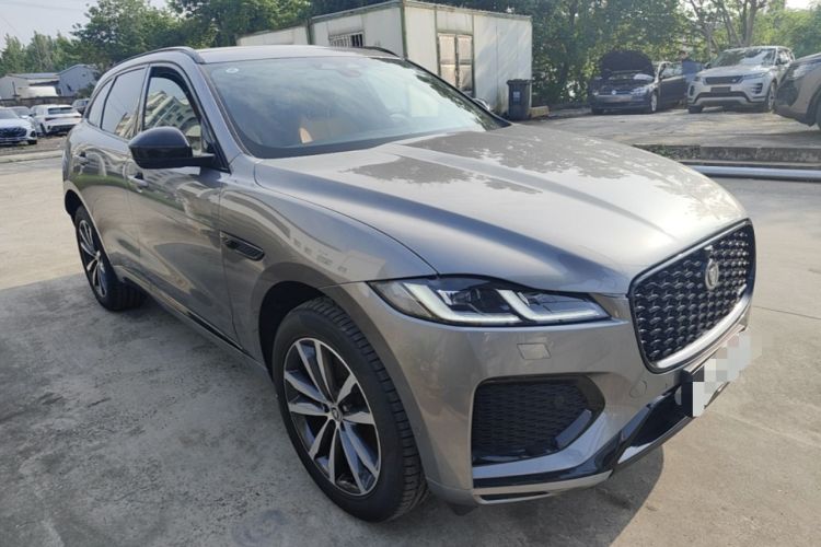 Used Jaguar F-PACE 2025 P250 R-Dynamic SE Front Right 45 Deg