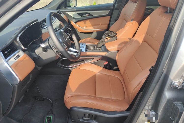 Used Jaguar F-PACE 2025 P250 R-Dynamic SE Left Front Seat